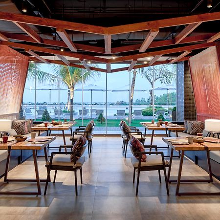 Renaissance Bali Uluwatu Resort & Spa Ungasan Zewnętrze zdjęcie The interior of the restaurant