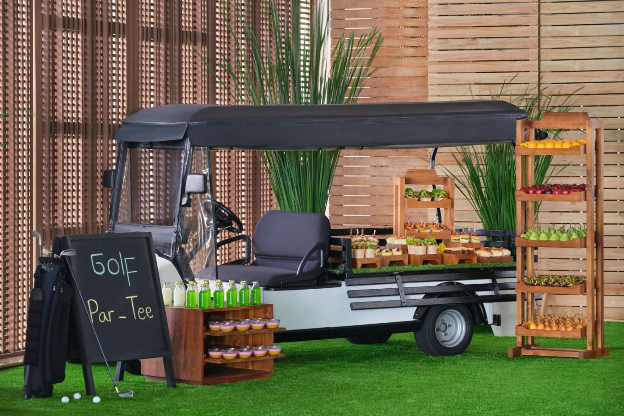 Renaissance Bali Uluwatu Resort & Spa Ungasan Zewnętrze zdjęcie A mobile food truck