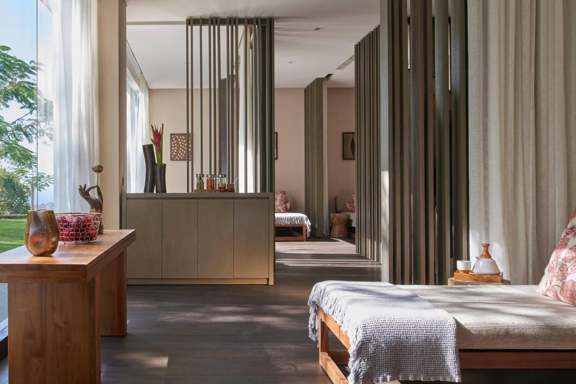 Renaissance Bali Uluwatu Resort & Spa Ungasan Zewnętrze zdjęcie The spa at The Connaught