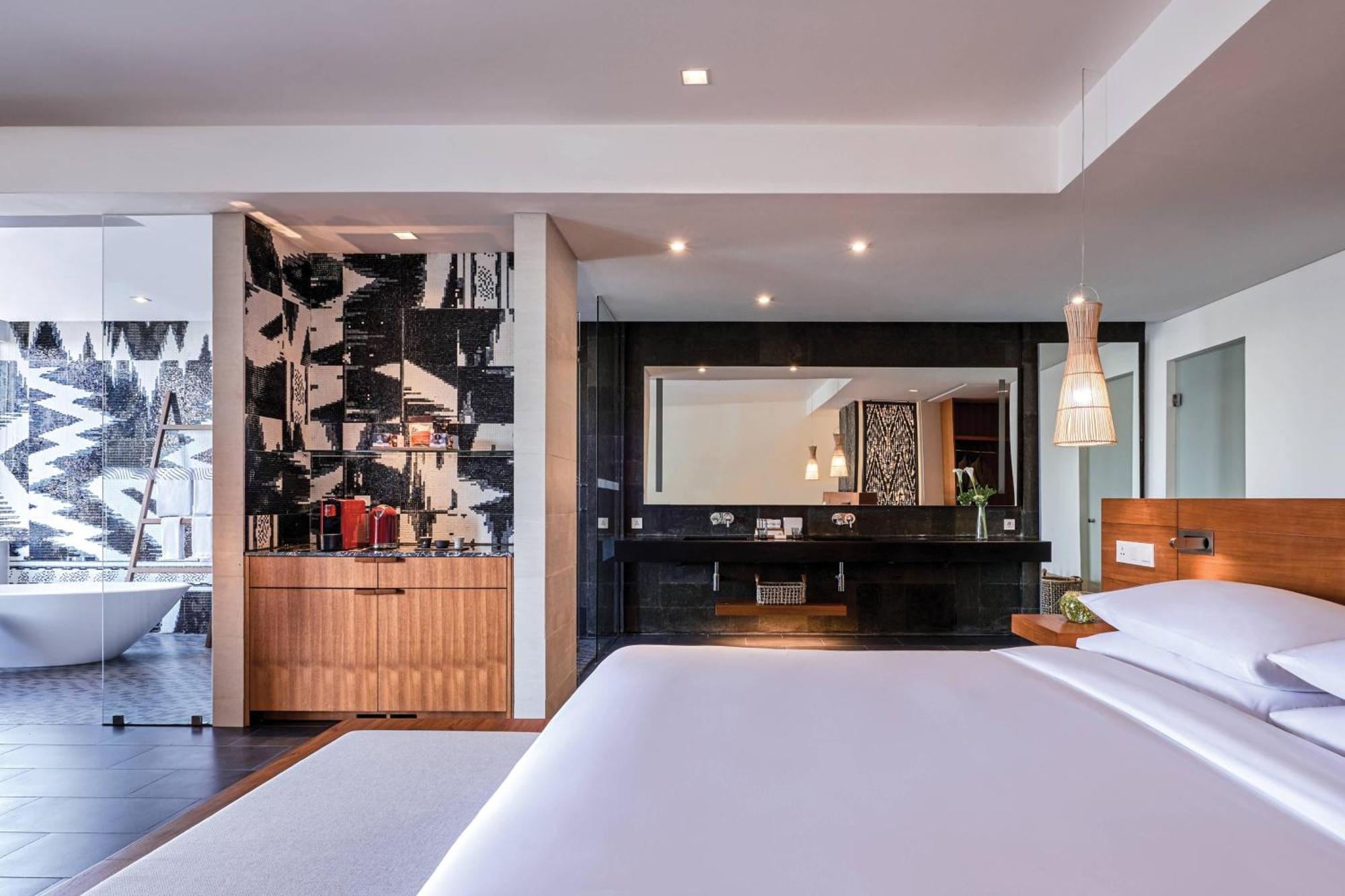 Renaissance Bali Uluwatu Resort & Spa Ungasan Zewnętrze zdjęcie A room at the hotel